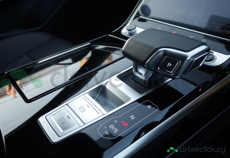 Audi A8 Black