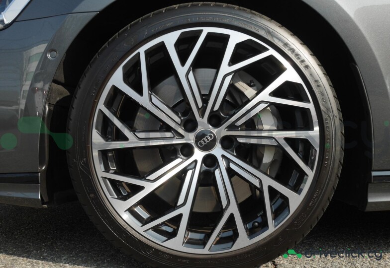 Audi A8 Black