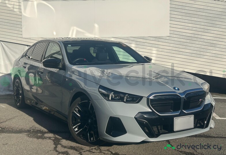 BMW i5 White