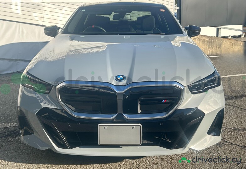 BMW i5 White