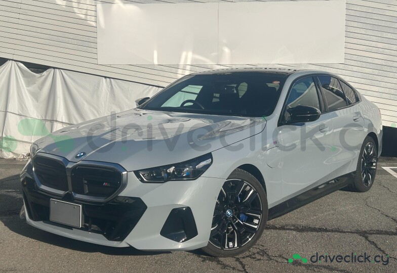 BMW i5 White