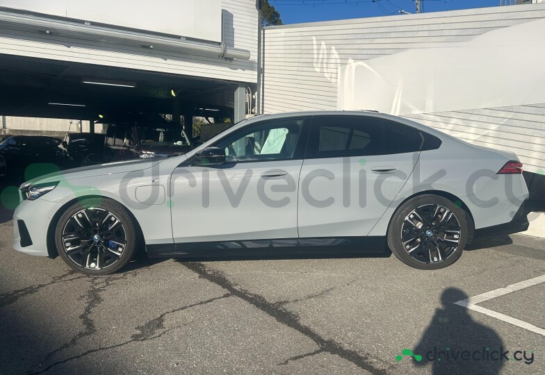 BMW i5 White