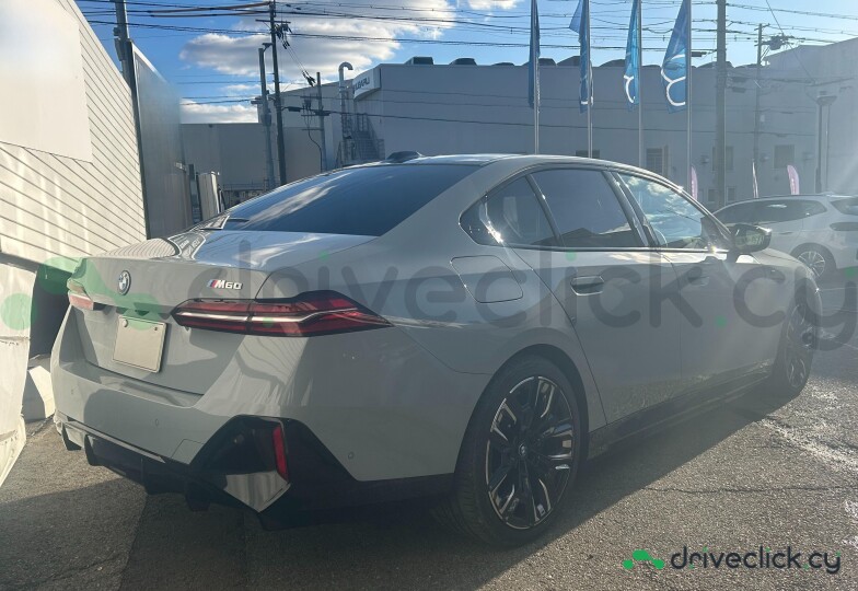 BMW i5 White