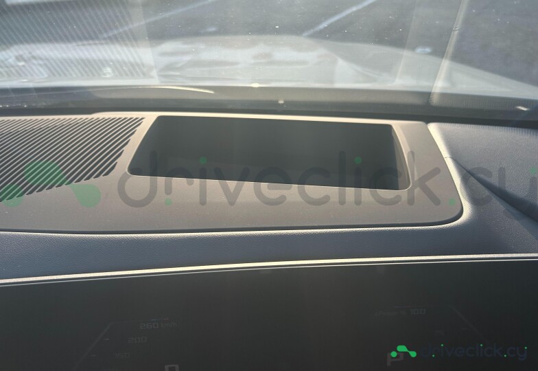 BMW i5 White