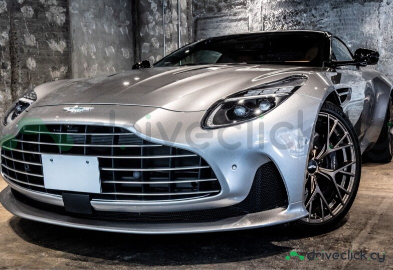 Aston Martin DB12 Серый