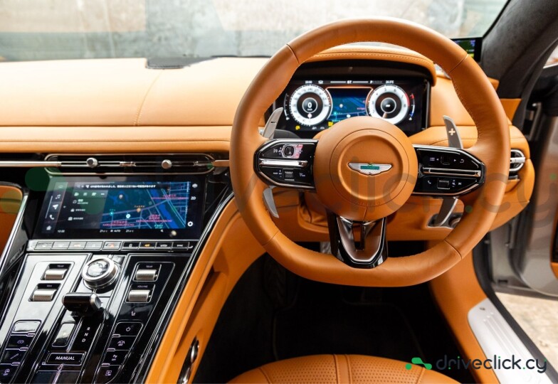 Aston Martin DB12 Серый