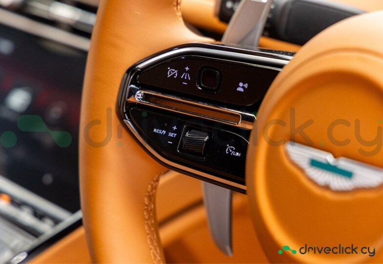 Aston Martin DB12 Серый