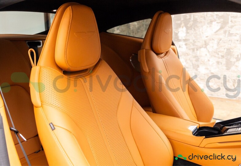 Aston Martin DB12 Серый