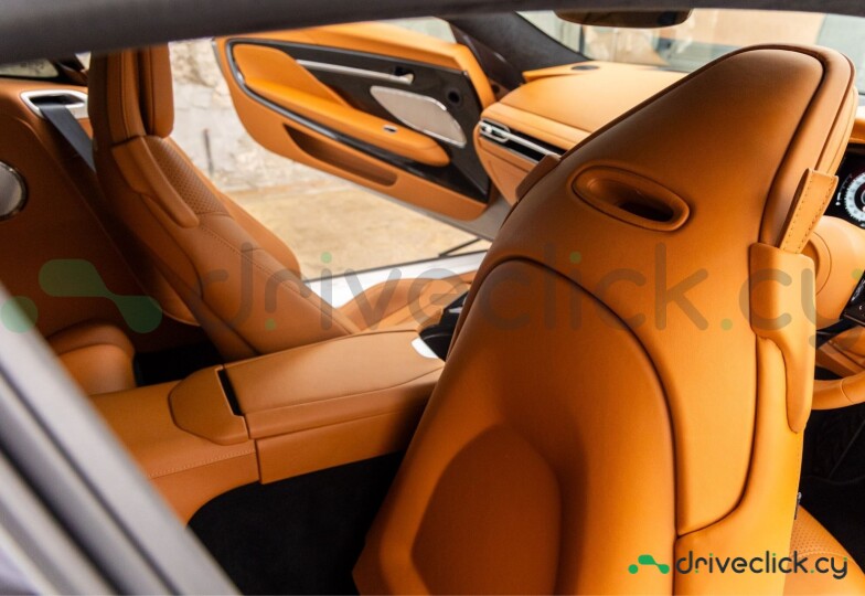 Aston Martin DB12 Серый