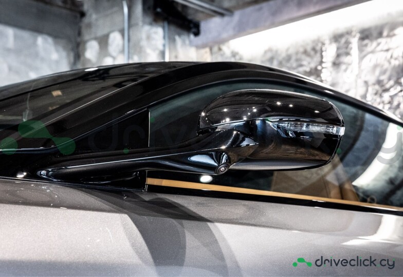 Aston Martin DB12 Серый