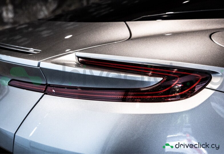 Aston Martin DB12 Серый