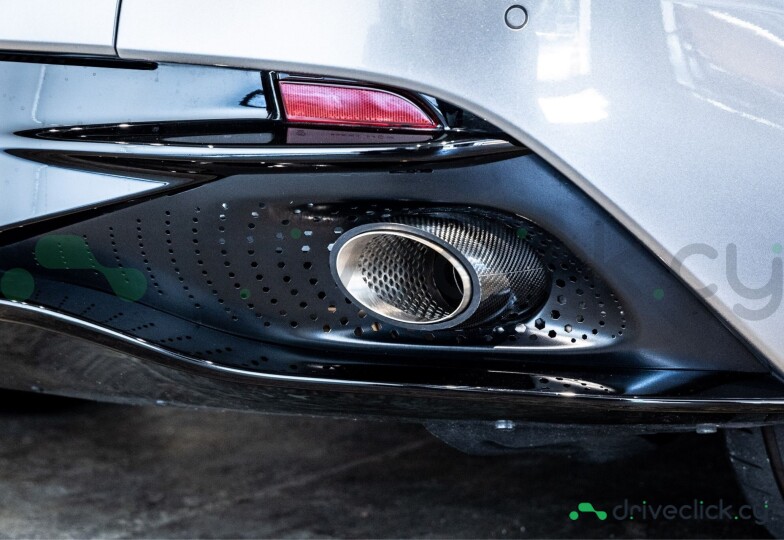 Aston Martin DB12 Серый