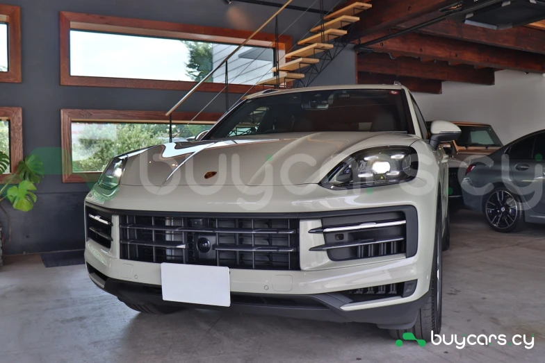 Porsche Cayenne Бежевый