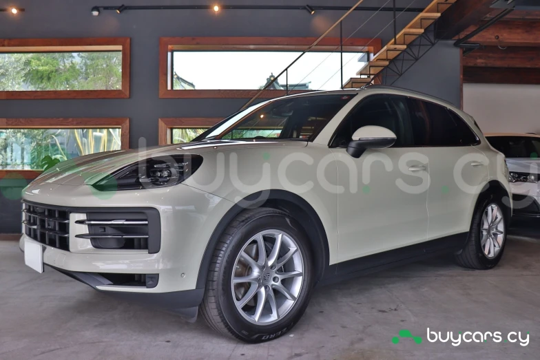 Porsche Cayenne Бежевый