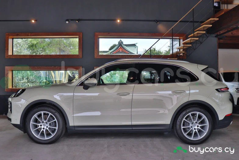 Porsche Cayenne Бежевый