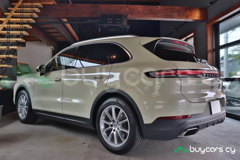 Porsche Cayenne Бежевый