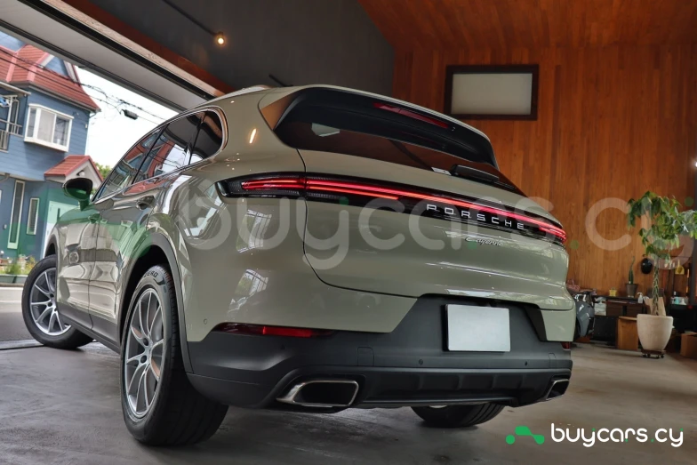 Porsche Cayenne Бежевый