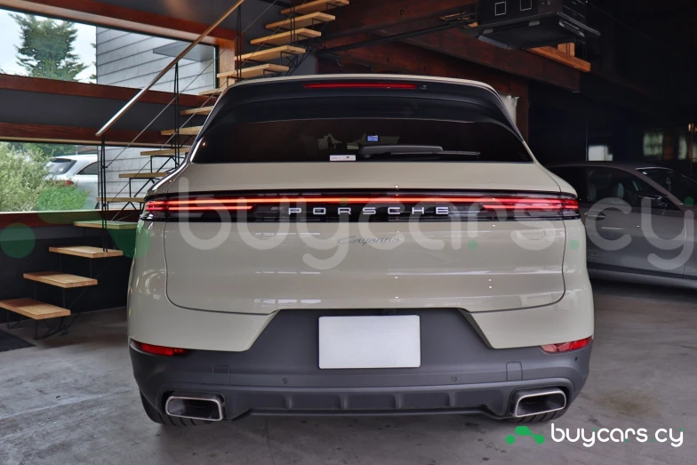 Porsche Cayenne Бежевый