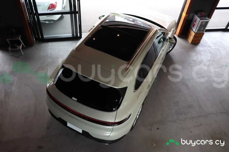 Porsche Cayenne Бежевый