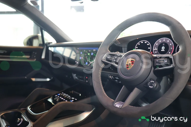 Porsche Cayenne Бежевый