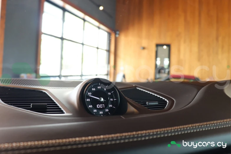 Porsche Cayenne Бежевый