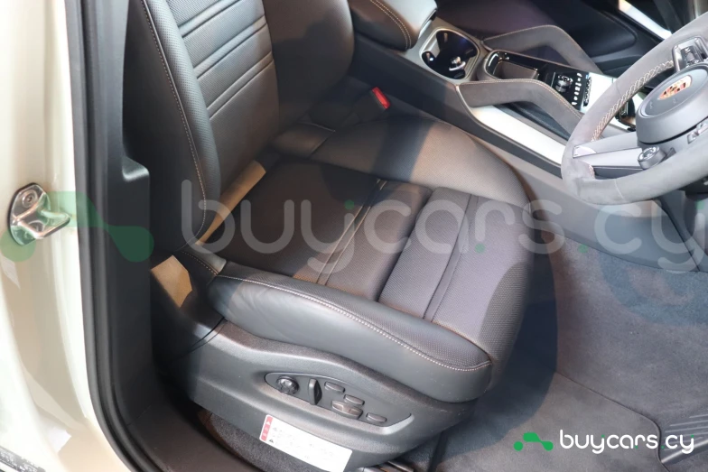 Porsche Cayenne Бежевый