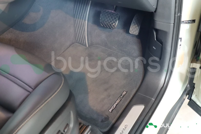 Porsche Cayenne Бежевый