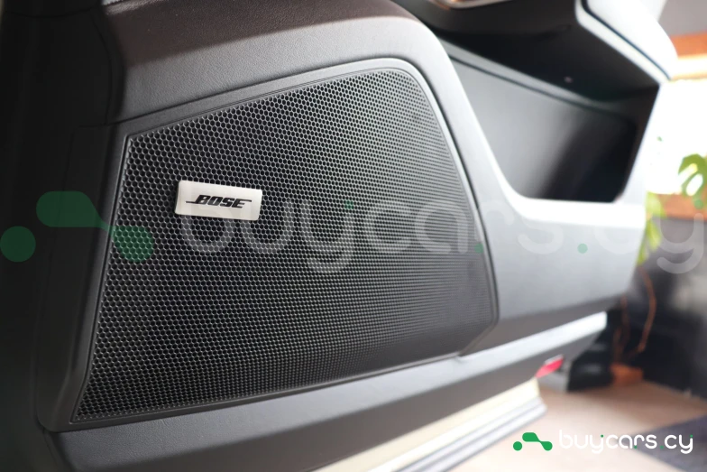 Porsche Cayenne Бежевый