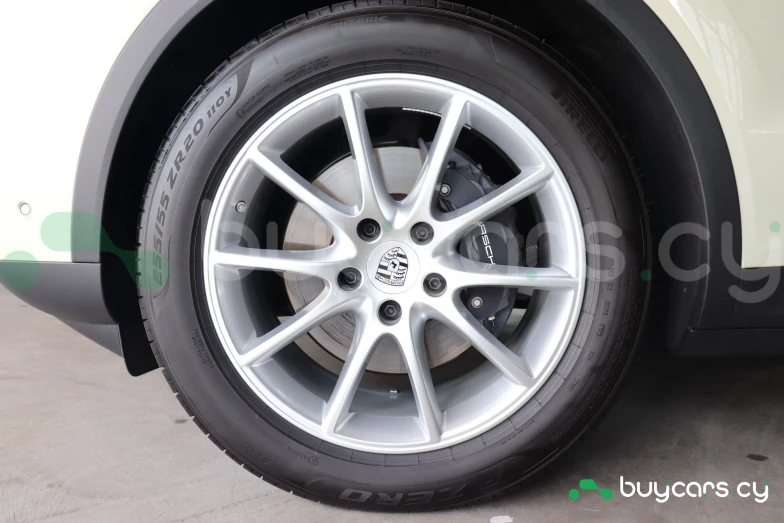 Porsche Cayenne Бежевый