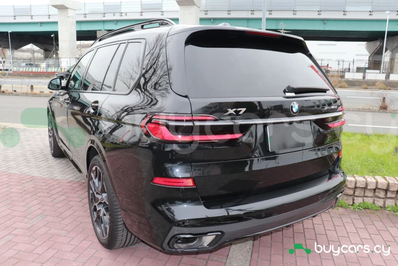 BMW X7 Black