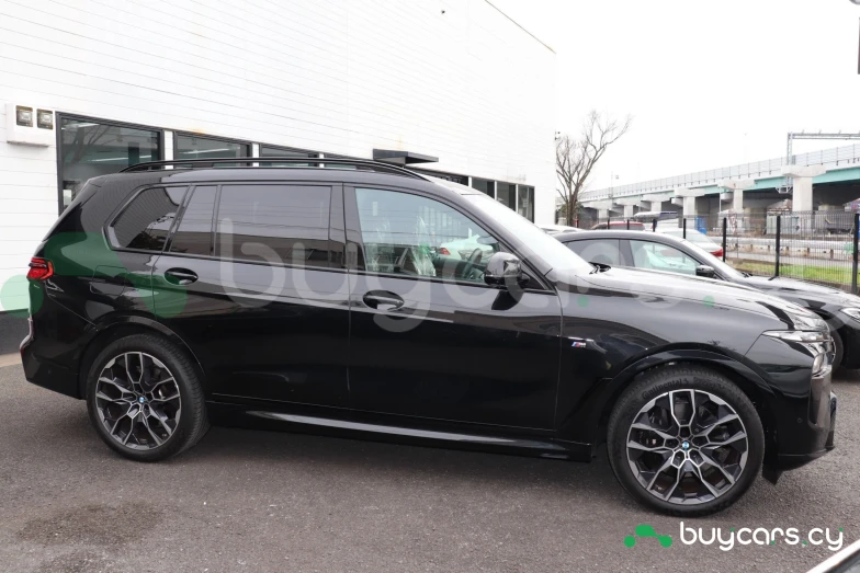 BMW X7 Black