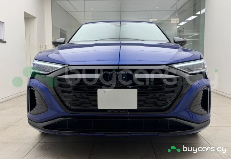 Audi Q8 Sportback e-tron Синий