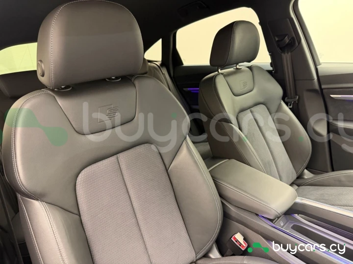 Audi Q8 Sportback e-tron Синий