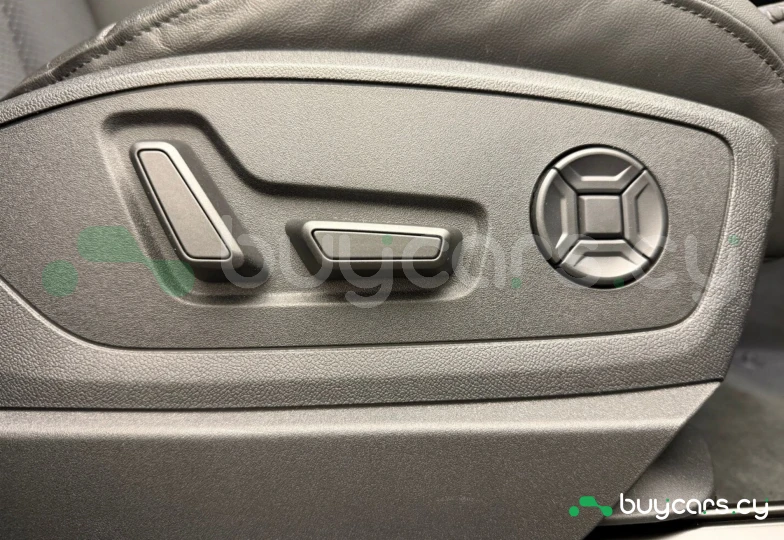 Audi Q8 Sportback e-tron Синий