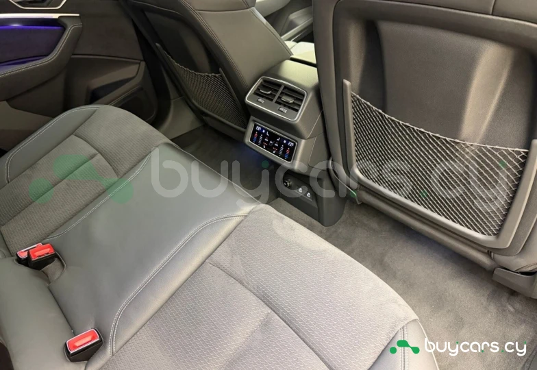 Audi Q8 Sportback e-tron Синий