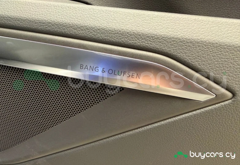 Audi Q8 Sportback e-tron Синий