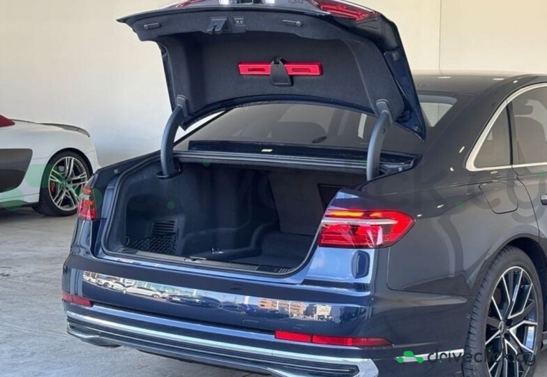 Audi A8 Blue