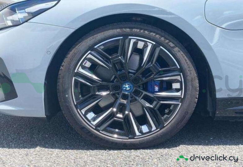 BMW i5 Grey