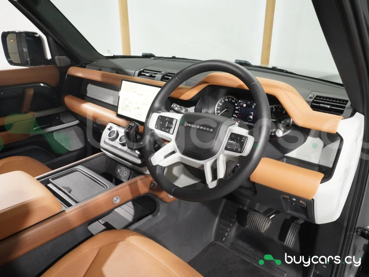 Land Rover Defender Черный