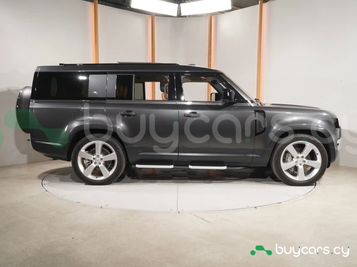 Land Rover Defender Черный