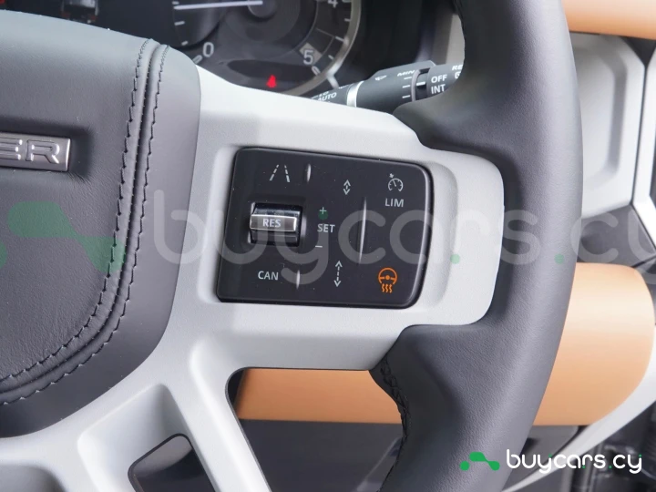 Land Rover Defender Черный