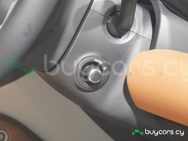 Land Rover Defender Черный