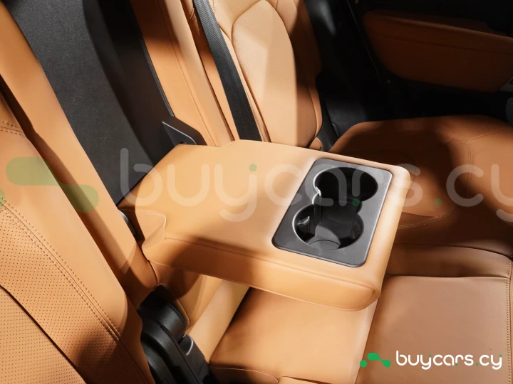 Land Rover Defender Черный