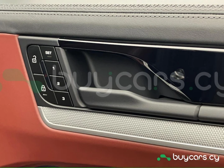 Porsche Cayenne Черный