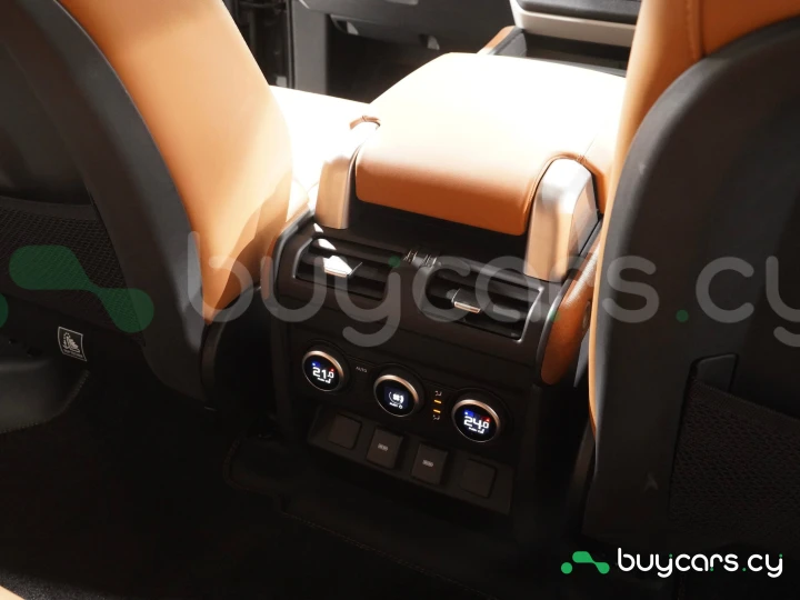 Land Rover Defender Черный