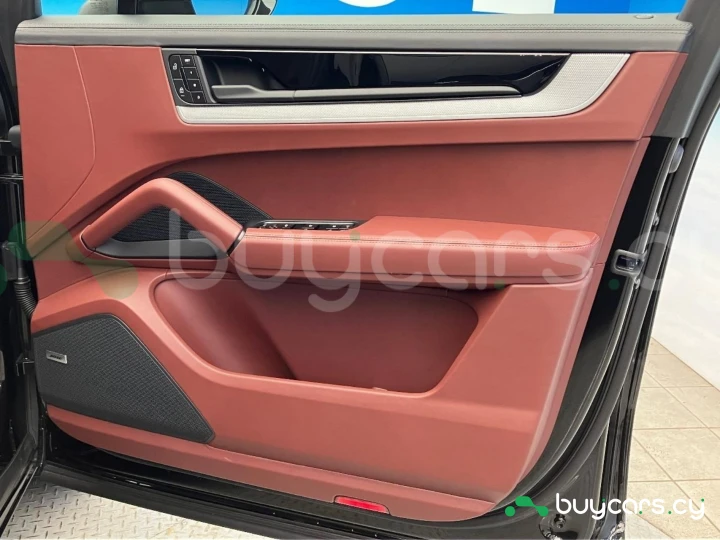 Porsche Cayenne Черный