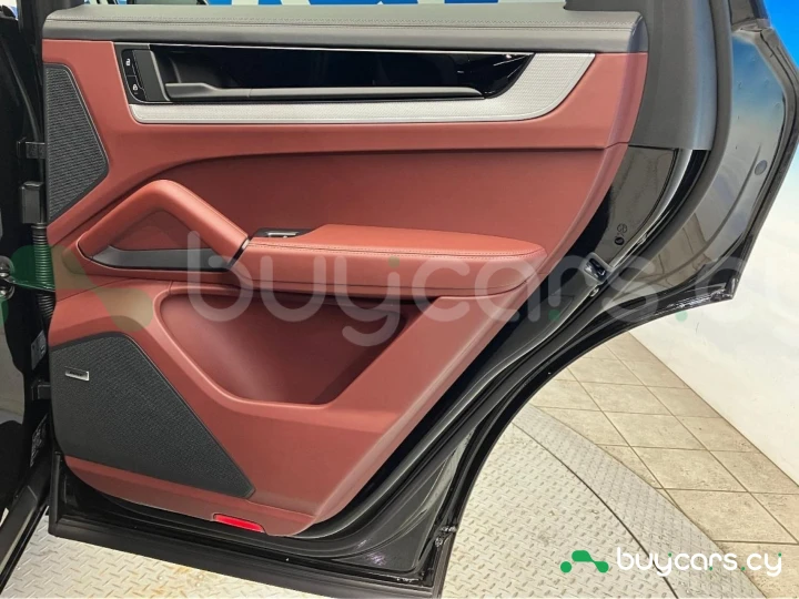 Porsche Cayenne Черный