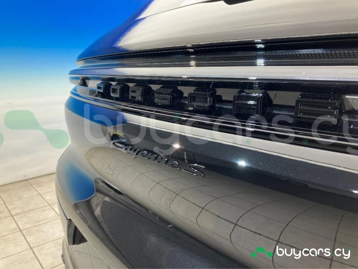 Porsche Cayenne Черный