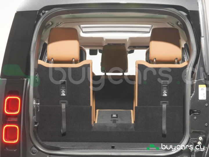 Land Rover Defender Черный