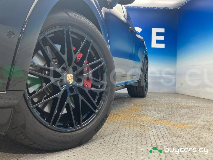 Porsche Cayenne Черный